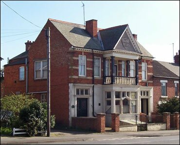 The Trade Union Club still stands proudly on Higham Road today